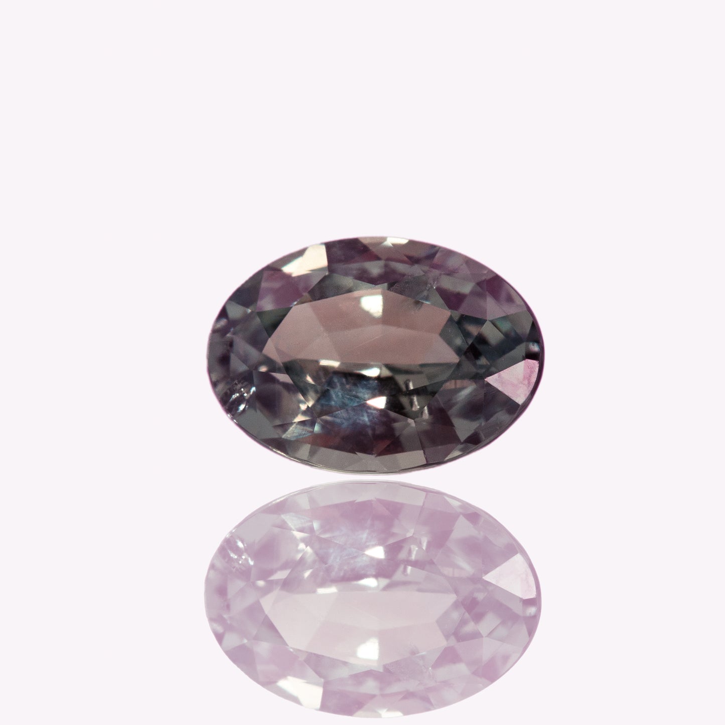 Gemstone Alexandrite violet color change