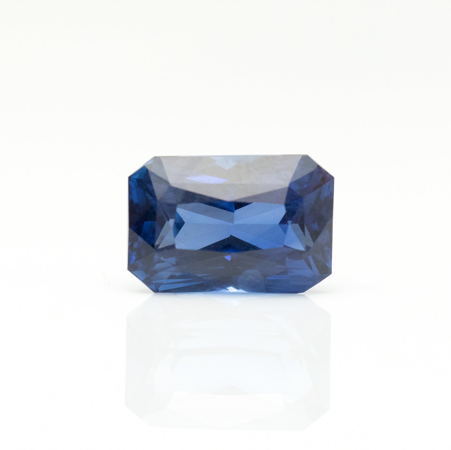 medium blue natural gemstones radiant cut 3 carat stone