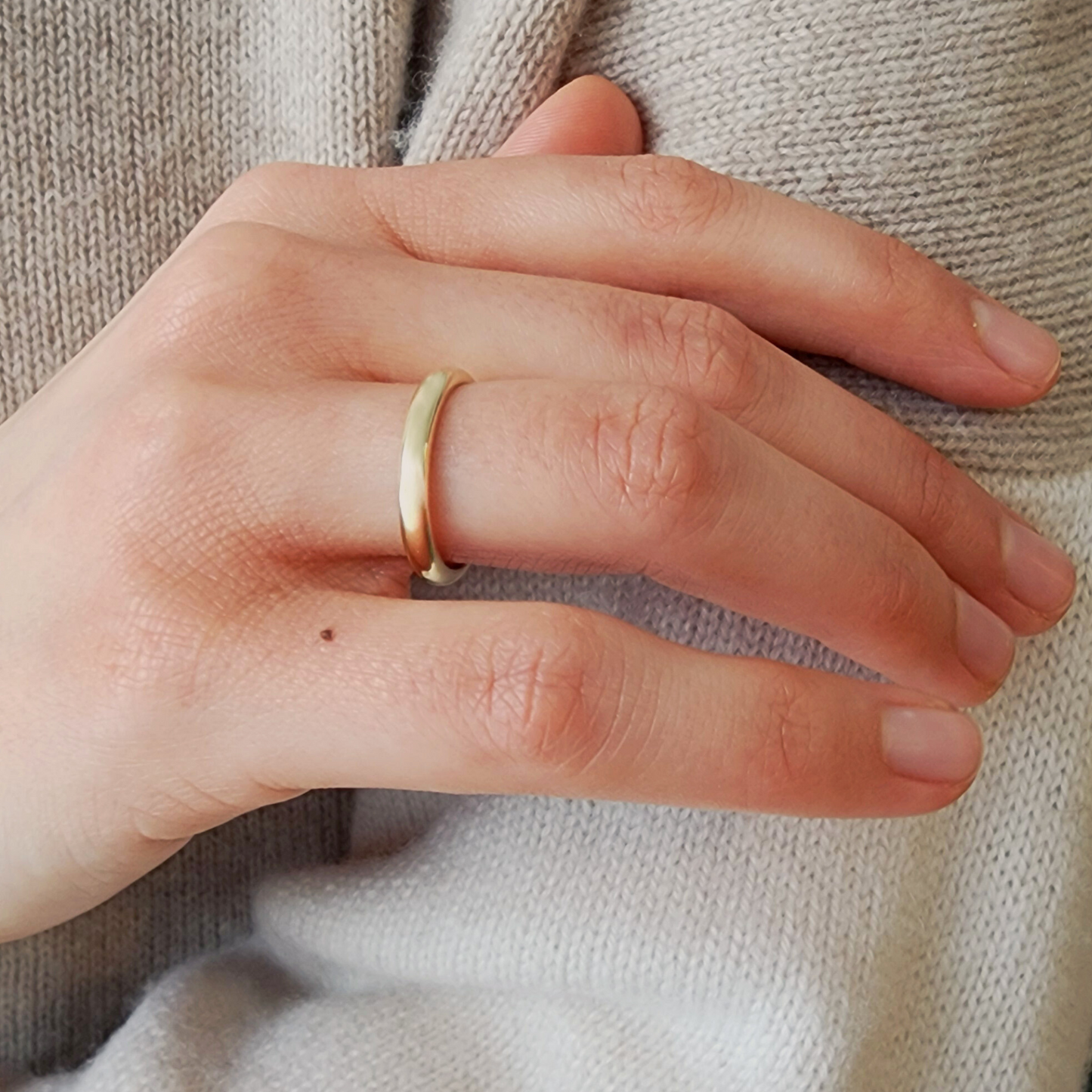 yellow gold 3mm wide wedding band