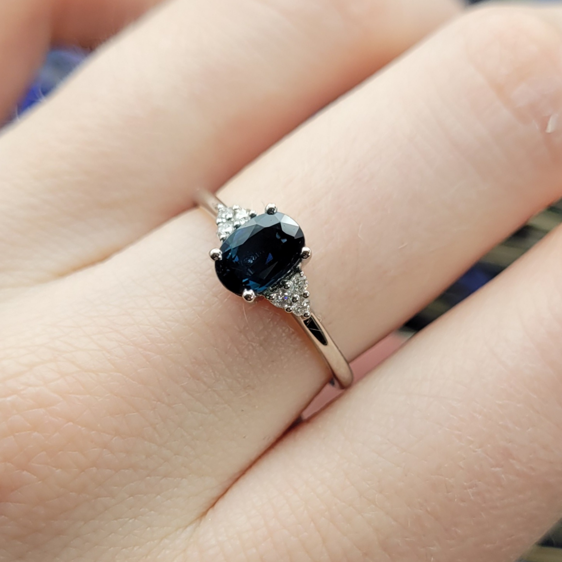 blue sapphire engagement ring 1ct