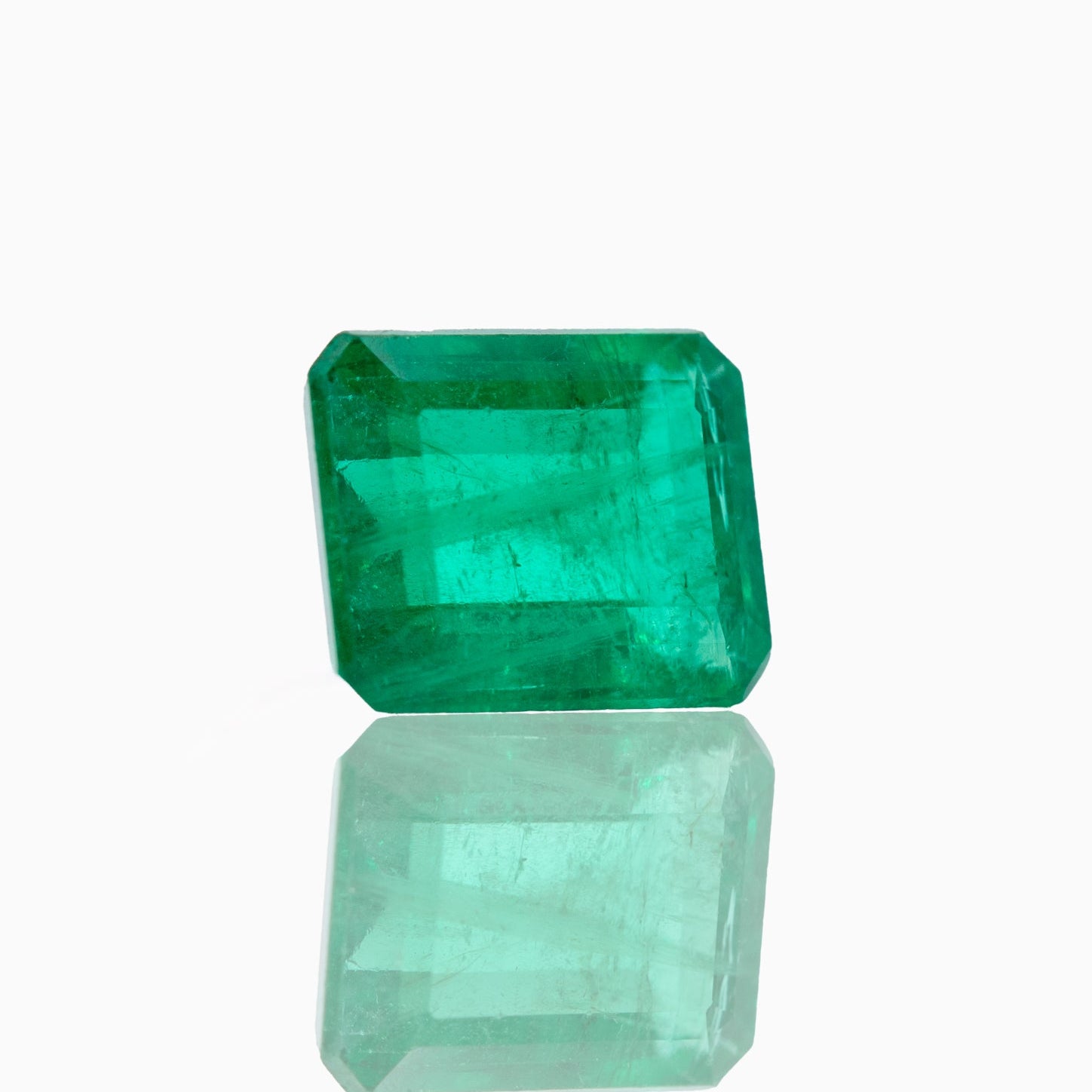 zambia 2.21ct emerald with emerald cut loose gemstone