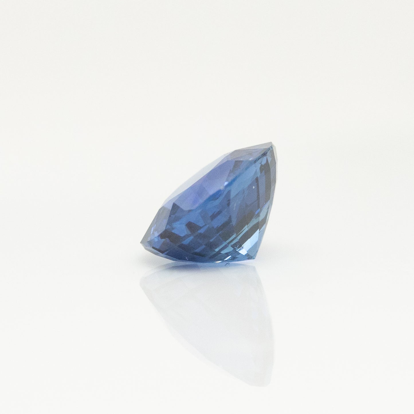 2 carat round natural blue sapphire side profile