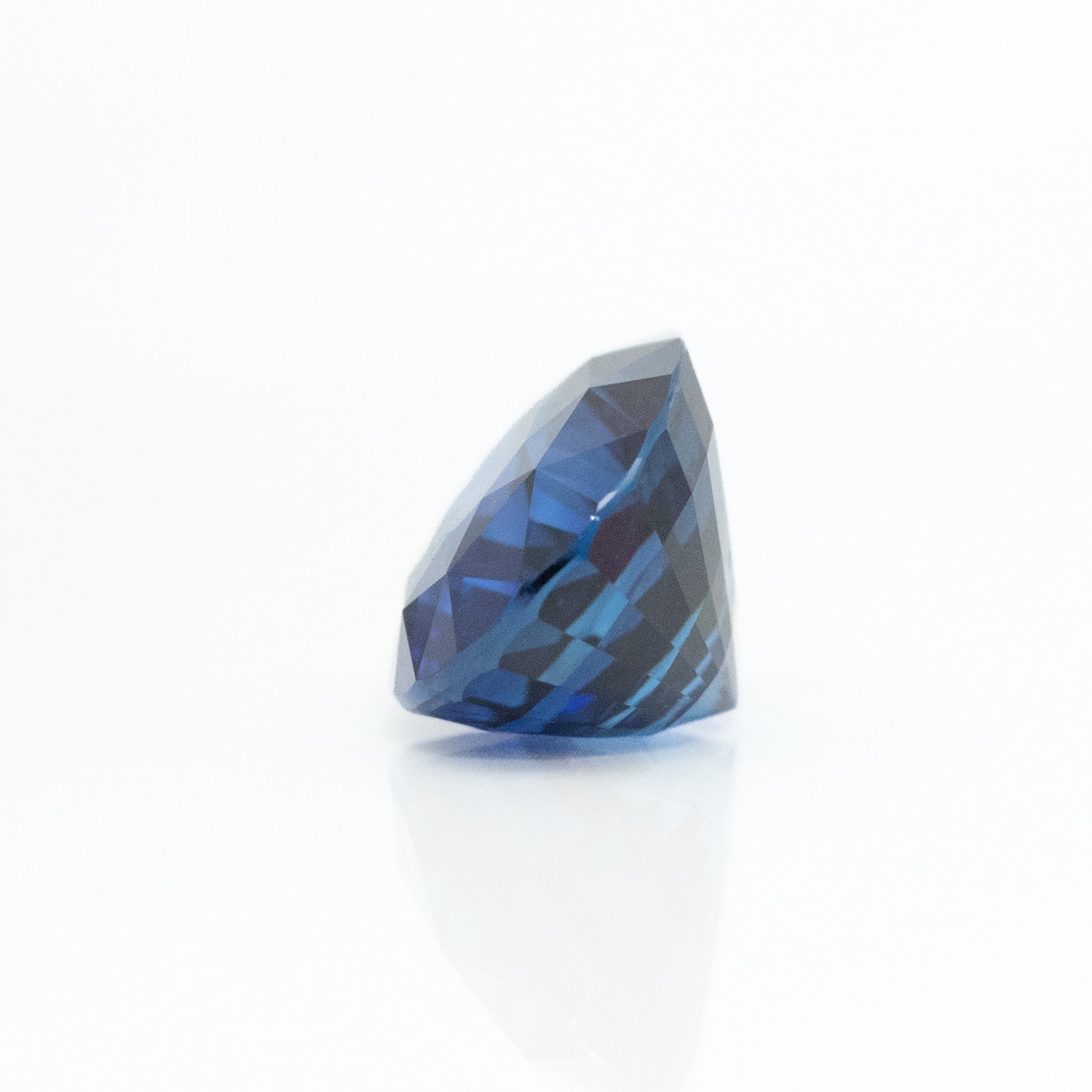 side profile 3.89 carat natural blue sapphire oval shape