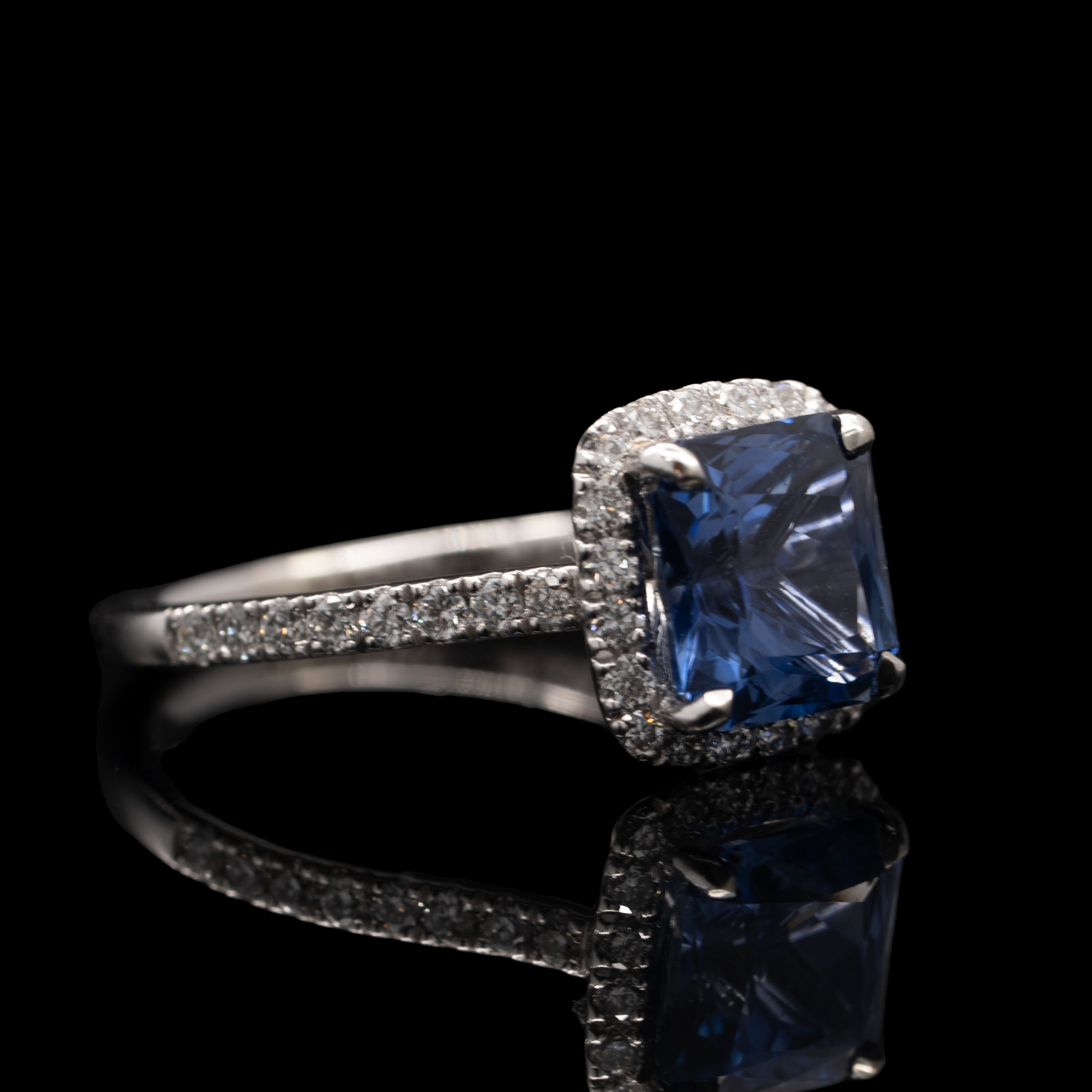 blue sapphire and diamond engagement ring