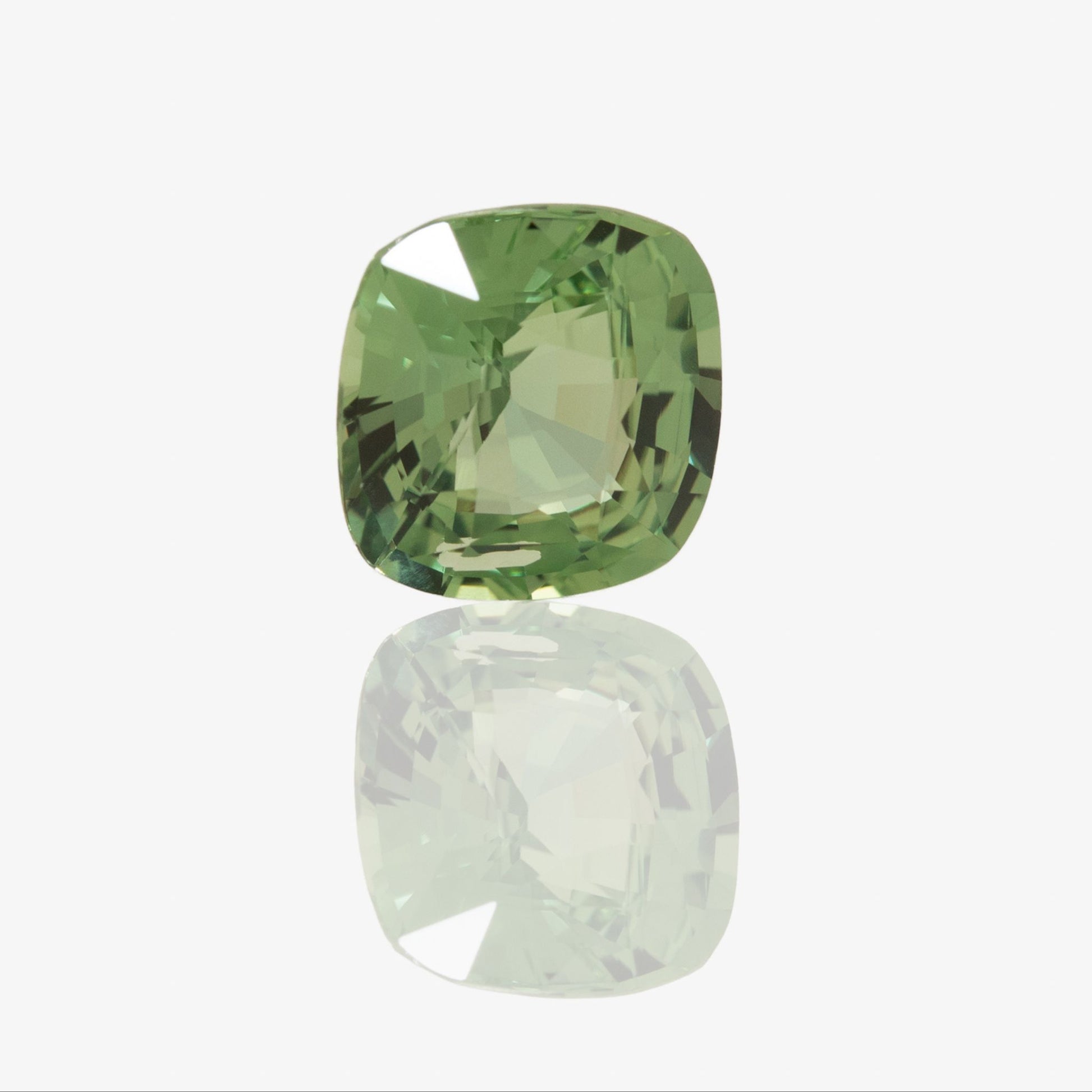 natural green sapphire cushion cut 3.05ct