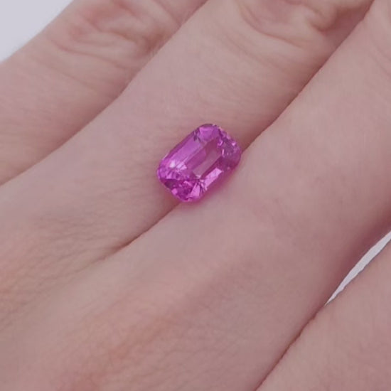 Pink sapphire 2.5ct loose gemstone for engagement ring