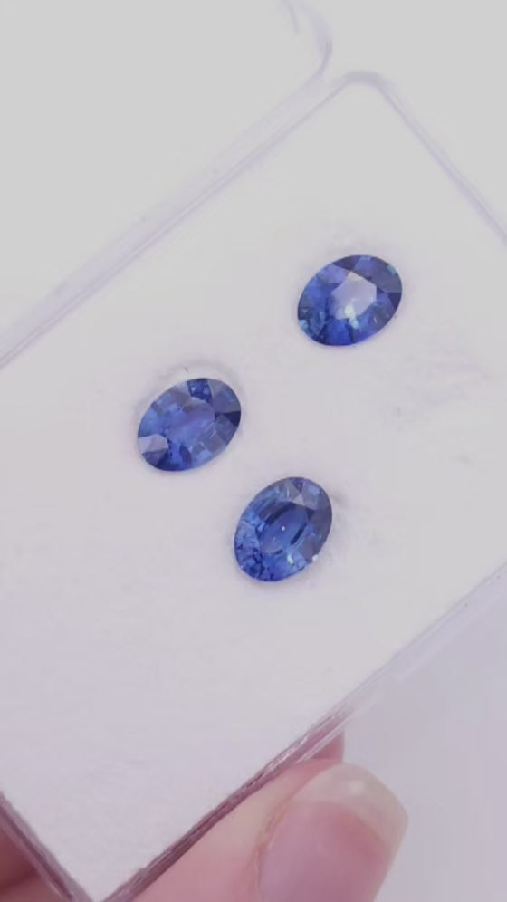 natural oval sapphires for sale, engagement ring
