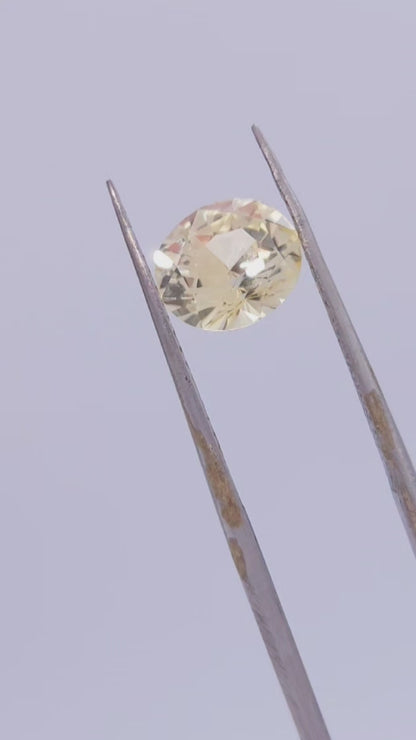 2.57ct oval cut bright yellow sapphire, loose gemstone
