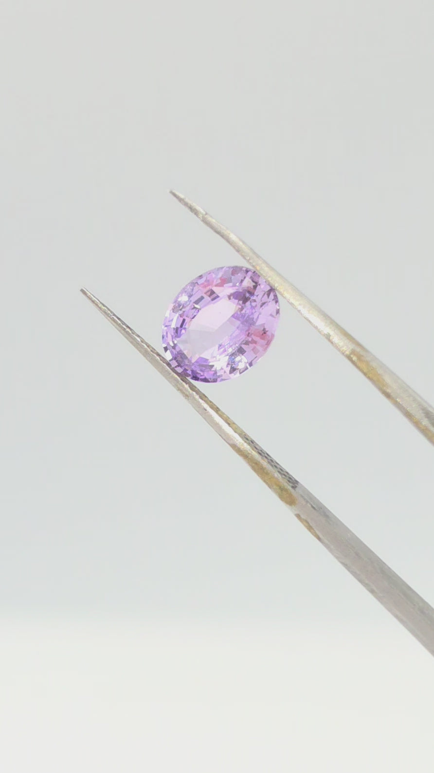 2.1ct Lavender sapphire, oval cut gemstone, purple with slight pink undertones