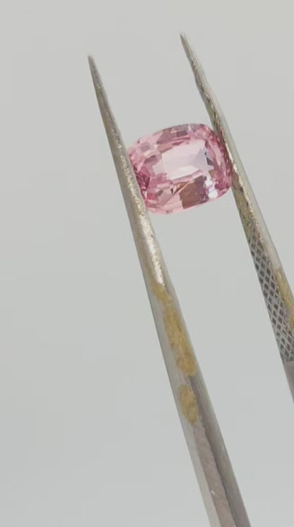 light pink padparadscha sapphire 1ct
