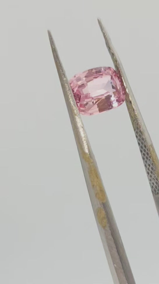 light pink padparadscha sapphire 1ct