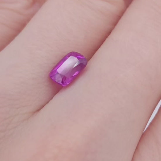1.57ct intense pink sapphire for engagement rings

