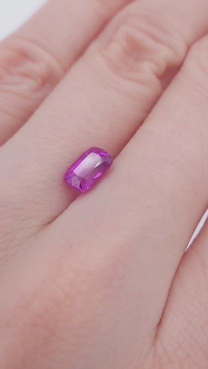 1.57ct intense pink sapphire for engagement rings
