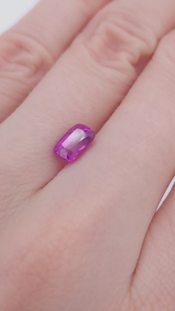 1.57ct intense pink sapphire for engagement rings

