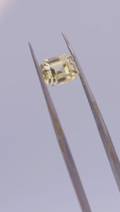 High quality natural sapphire yellow, emerald cut