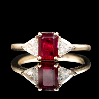 1ct ruby ring in yellow gold and diamonds