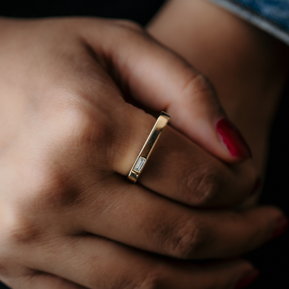 diamond baguette wedding ring