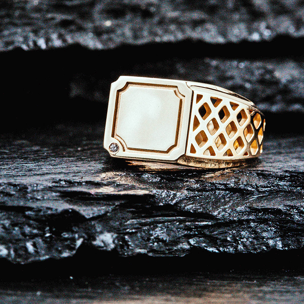 14K gold signet ring with a geometric pattern