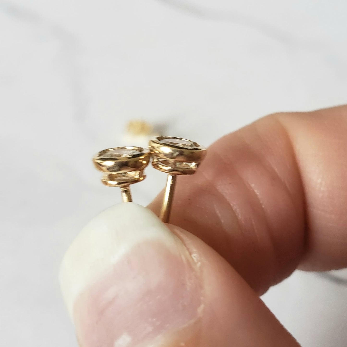 gold stud earrings sapphire