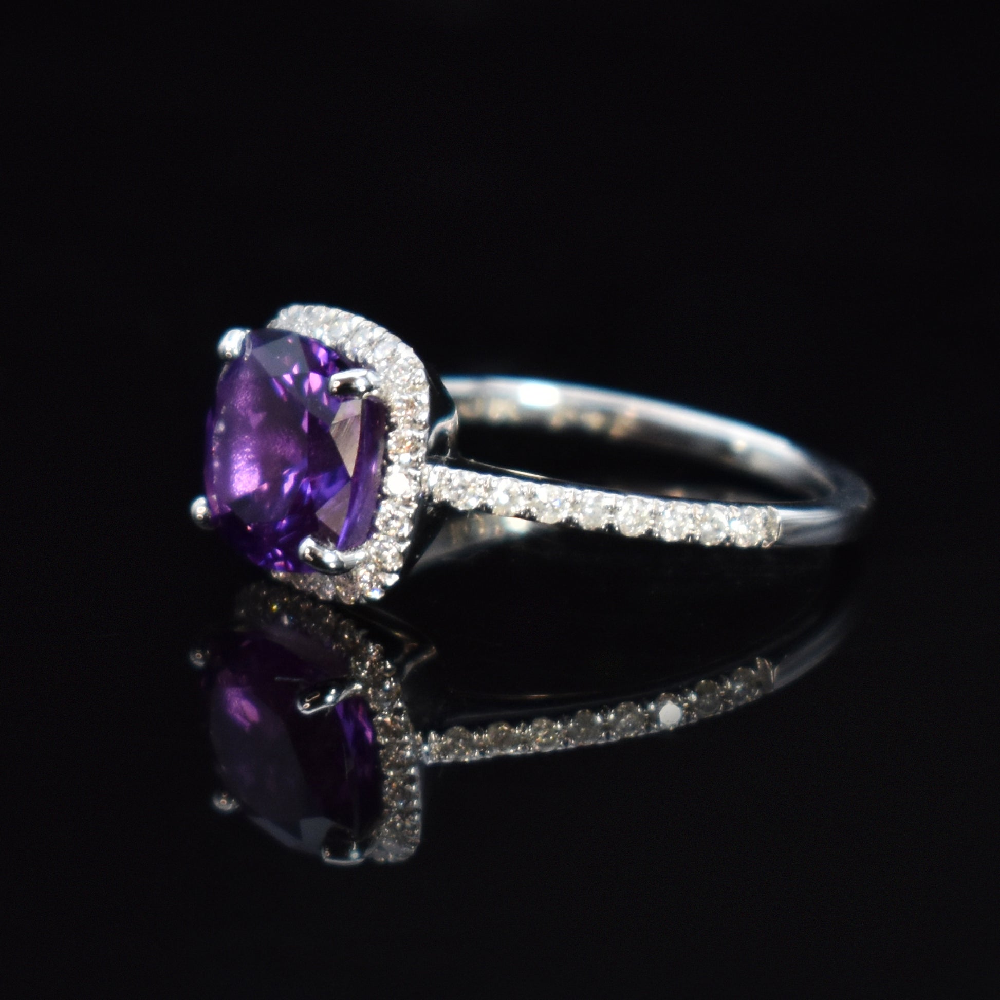 Ashes ring with amethyst and diamond