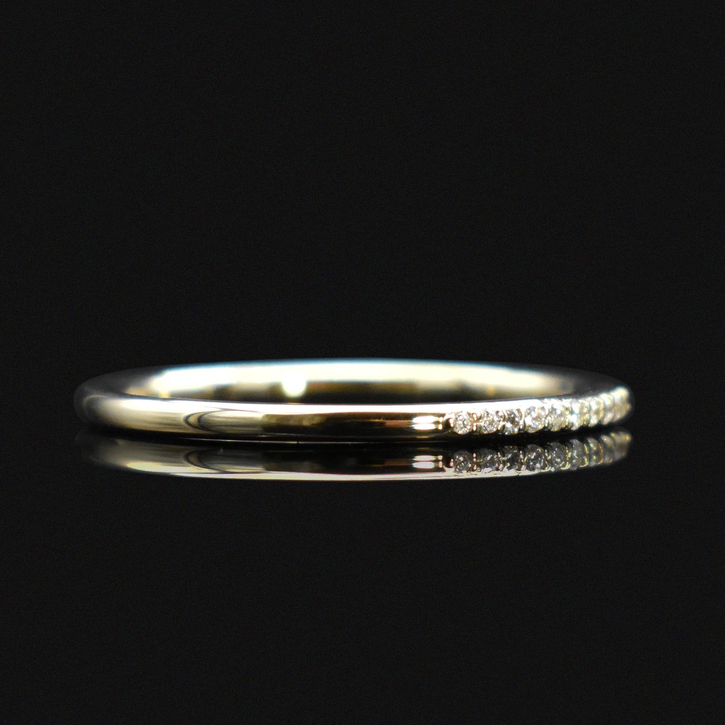 semi-eternity yellow gold diamonds wedding band