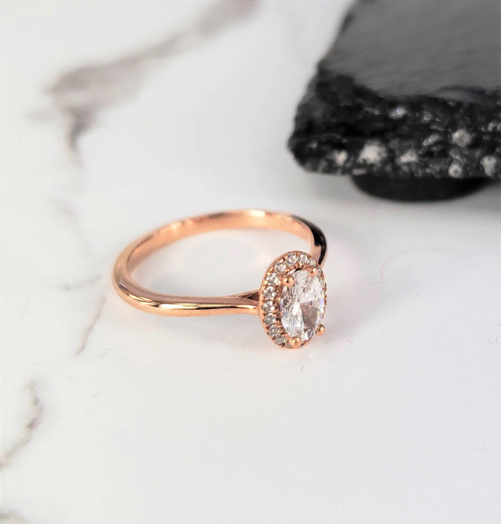 rose gold oval engagement ring diamond