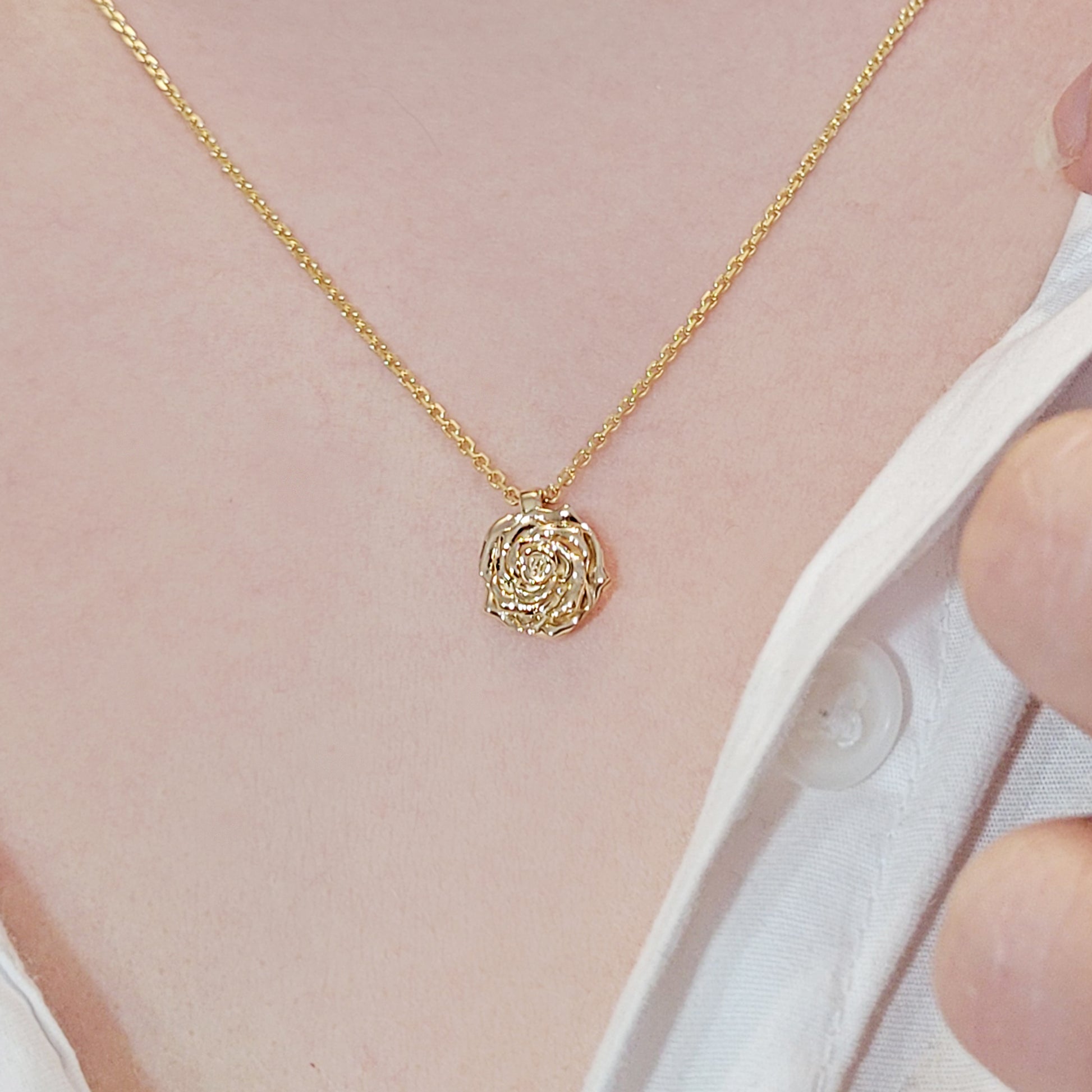 gold rose yellow pendant necklace small