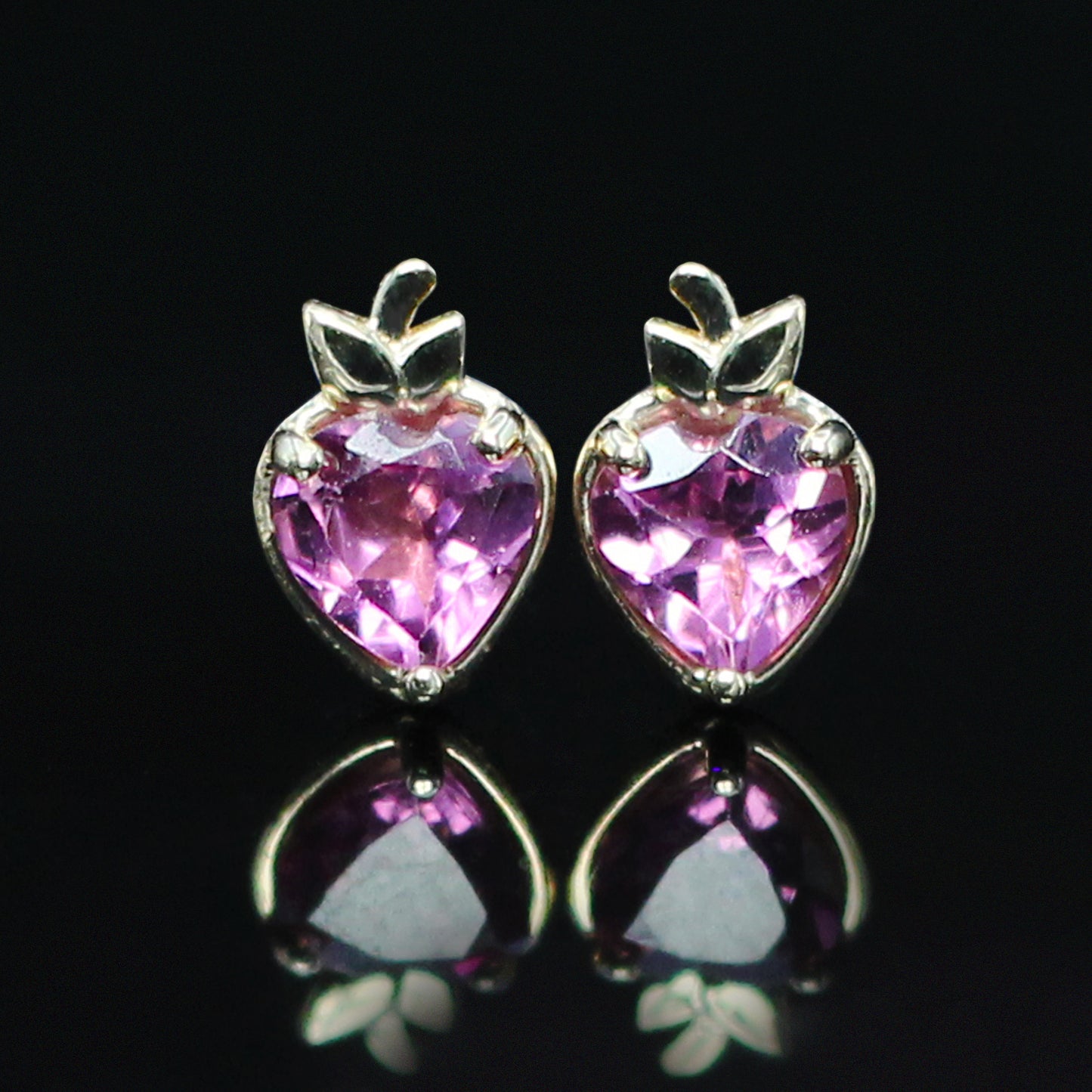 Strawberry stud earrings in 14k gold- fruit stud collection garnet